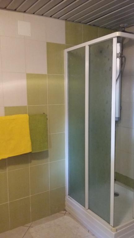 Butas Nidoje Apartment Luaran gambar